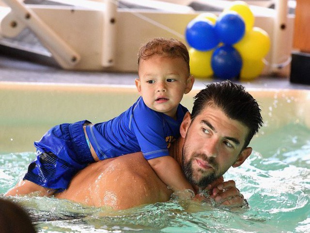 Michael Phelps dạy con bơi từ khi 3 tháng tuổi, và đây là bí quyết của anh ấy - Ảnh 1.