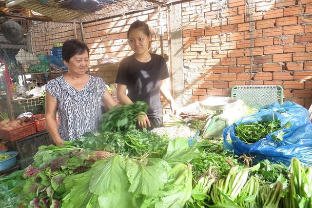 Sợ dịch tả, dân Sài Gòn chuyển sang ăn con hai chân, đang bơi - Ảnh 4.