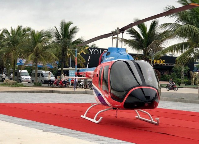 Hướng tới mục tiêu 30 triệu khách vào năm 2030, Quảng Ninh khai trương dịch vụ du lịch bằng trực thăng quanh vịnh Hạ Long - Ảnh 1.