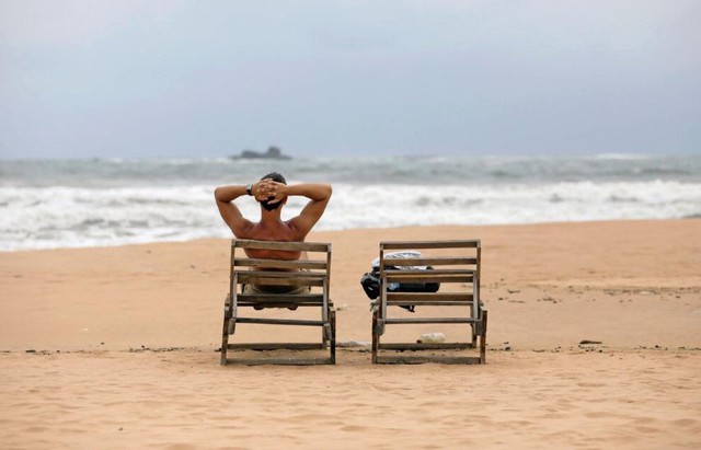 Sri Lanka: Khách sạn trống phòng, bãi biển đìu hiu sau vụ đánh bom - Ảnh 1.