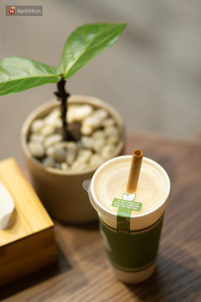 Dùng cốc giấy nhưng đậy bằng nắp nhựa, quán trà Hà Nội vẫn chiếm cảm tình khách hàng vì lời nhắn: Xin lỗi vì chúng tôi chưa tìm ra giải pháp... - Ảnh 2. Dùng cốc giấy nhưng đậy bằng nắp nhựa, quán trà Hà Nội vẫn chiếm cảm tình khách hàng vì lời nhắn: Xin lỗi vì chúng tôi chưa tìm ra giải pháp... - Ảnh 2.