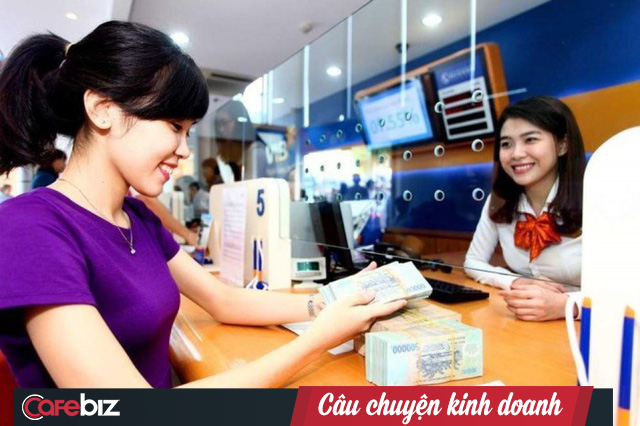 TS Nguyễn Trí Hiếu: Nhiều ngân hàng Việt Nam vẫn hoạt động như một tiệm cầm đồ - Ảnh 1. TS Nguyễn Trí Hiếu: Nhiều ngân hàng Việt Nam vẫn hoạt động như một tiệm cầm đồ - Ảnh 1.