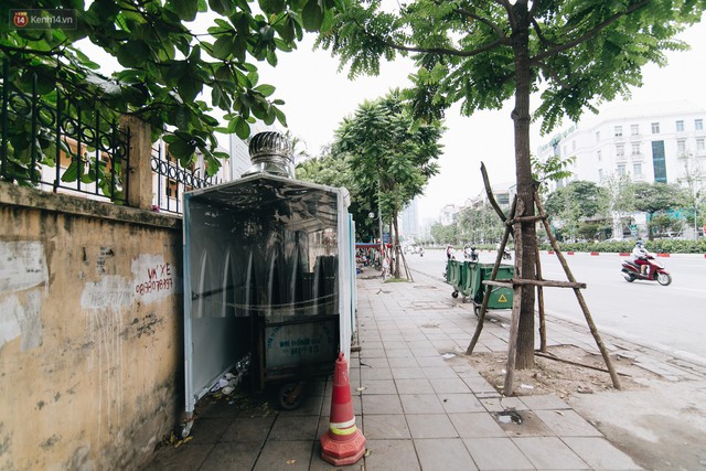 Nhiều tuyến phố ở Hà Nội xuất hiện những ngôi nhà di động cho xe rác - Ảnh 8.
