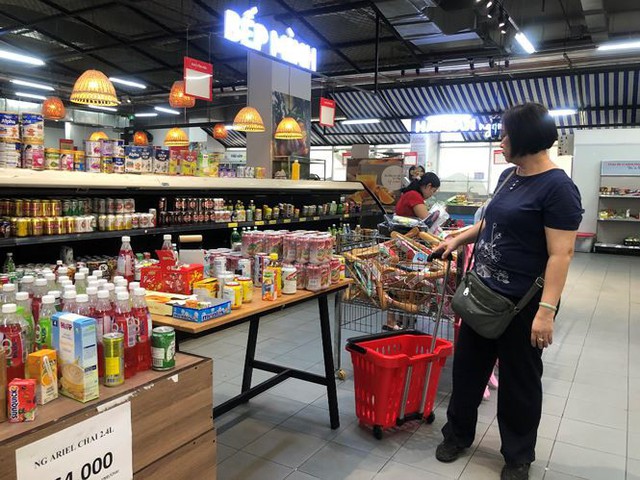 Hình ảnh siêu thị Auchan sau nhiều ngày tháo khoán rút khỏi Việt Nam - Ảnh 1.