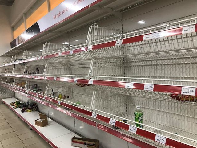 Hình ảnh siêu thị Auchan sau nhiều ngày tháo khoán rút khỏi Việt Nam - Ảnh 4.