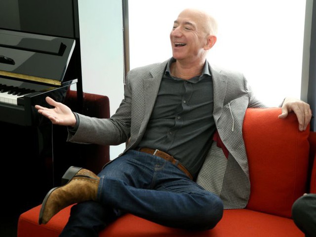 7 sự thật đáng kinh ngạc về Jeff Bezos sẽ cho bạn biết người giàu nhất thế giới giàu đến mức nào! - Ảnh 1.