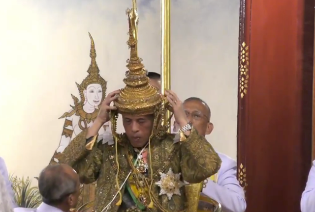 Toàn cảnh lễ đăng quang của Nhà vua Thái Lan Rama X - Ảnh 13.
