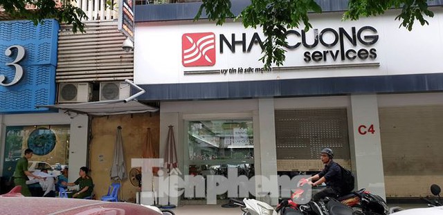Bộ Công an khám xét chuỗi cửa hàng Nhật Cường mobile - Ảnh 10. Bộ Công an khám xét chuỗi cửa hàng Nhật Cường mobile - Ảnh 10.