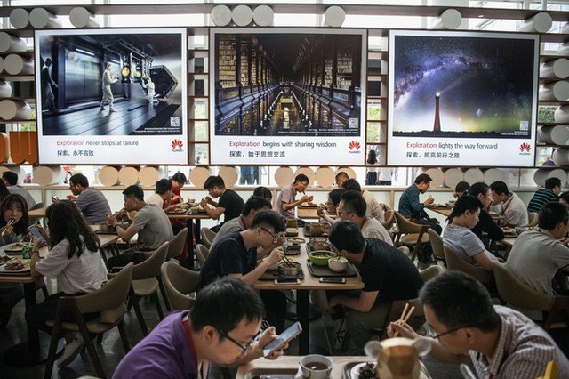 Đại bản doanh của Huawei ở Trung Quốc đẹp tựa châu Âu thu nhỏ, nhân viên đi làm mà cứ như đi nghỉ dưỡng - Ảnh 14.