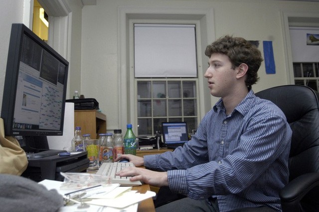 Lộ phốt thời sinh viên trẻ trâu của Mark Zuckerberg: Hack kẻ mình ghét, lập nick ảo để hạ danh tiếng - Ảnh 1.