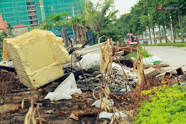 Chùm ảnh: Vừa hoạt động 3 tháng, con đường mang tên nhà tư sản Trịnh Văn Bô đã ngập ngụa rác thải - Ảnh 5.