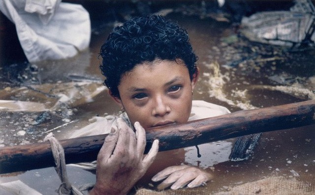 Omayra Sanchez và đôi mắt đen vô vọng - Biểu tượng của thảm hoạ tự nhiên khủng khiếp nhất lịch sử loài người - Ảnh 9.
