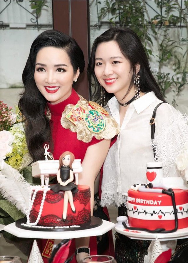 Những ái nữ Việt sinh ra đã ở vạch đích: người xinh đẹp nức tiếng, người sớm hưởng gen kinh doanh cực mạnh - Ảnh 16. Những ái nữ Việt sinh ra đã ở vạch đích: người xinh đẹp nức tiếng, người sớm hưởng gen kinh doanh cực mạnh - Ảnh 16.