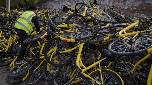 Câu chuyện buồn của Ofo, từ một startup trị giá 2 tỷ USD bây giờ chẳng còn lại gì ngoài những đống xe đạp hỏng chất cao như núi - Ảnh 2.