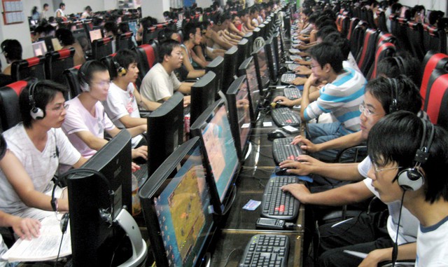 1 ngày trong nhà tù cai nghiện internet ở Trung Quốc: Tường rào bọc thép, kỉ luật sắt như quân đội, kẻ nổi loạn sẽ bị trói, chi phí tốn kém không ít - Ảnh 2.