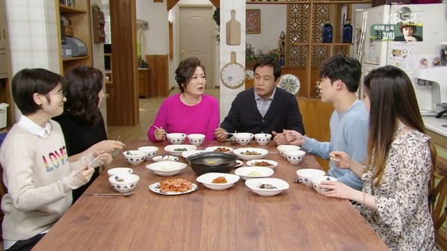 Văn hóa sum vầy trên bàn ăn của người Hàn Quốc: Cả nhà quây quần ngày càng ít, giờ là thời đại của những bữa ăn một mình cô độc - Ảnh 3.