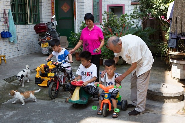 Gia đình đẹp nhất Trung Quốc: Tứ đại đồng đường sống cùng mái nhà và quan niệm chỉ cần cho đi không cần báo đáp thì sẽ hạnh phúc - Ảnh 3.