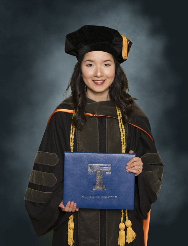 Lần đầu tiên có nữ du học sinh Việt tốt nghiệp thủ khoa ngành Dược một trường Đại học lớn tại Mỹ - Ảnh 3.