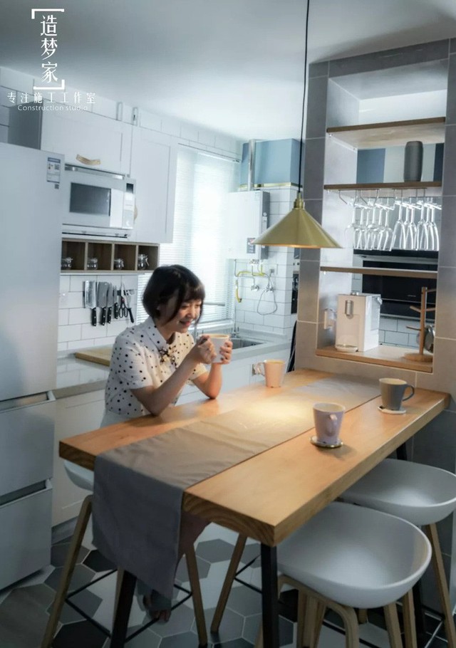 Cô gái sống vui vẻ trong căn hộ 90m² có vẻ đẹp đơn giản và tươi mới trong cách kết hợp màu sắc - Ảnh 8. Cô gái sống vui vẻ trong căn hộ 90m² có vẻ đẹp đơn giản và tươi mới trong cách kết hợp màu sắc - Ảnh 8.