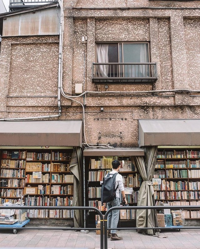 Ít ai biết giữa lòng Tokyo hoa lệ vẫn có một thư viện kiểu một nghìn chín trăm hồi đó đẹp như phim điện ảnh - Ảnh 1.