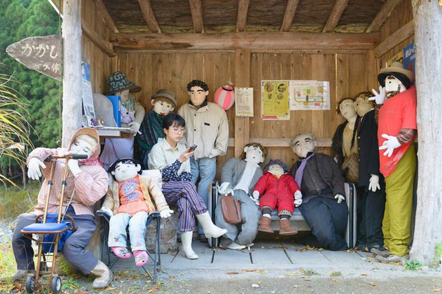 Ghé thăm gôi làng bù nhìn siêu kỳ lạ ở Nhật Bản, nơi búp bê con đông hơn con người gấp chục lần - Ảnh 17.