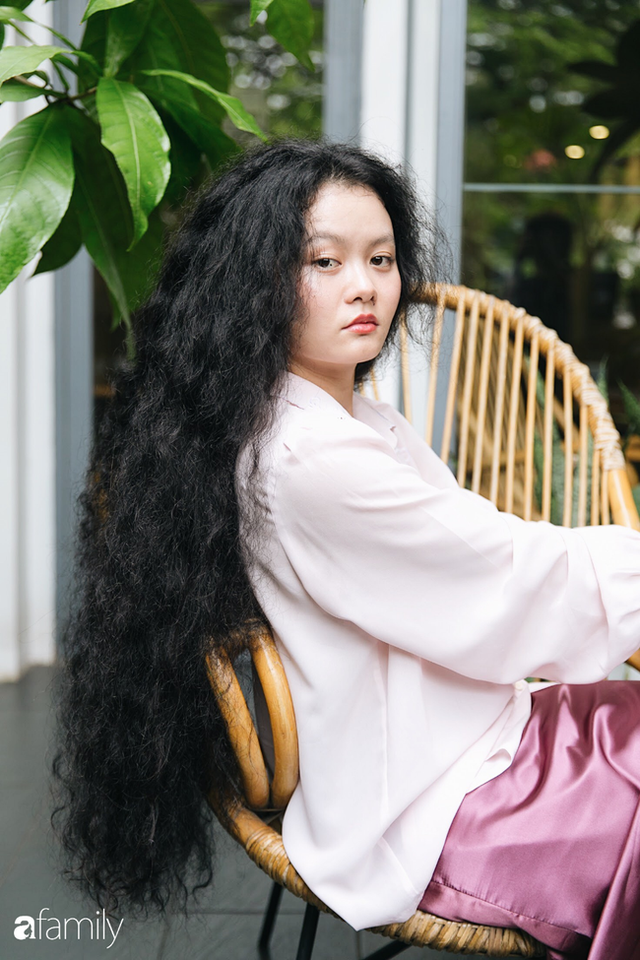 Cô gái sở hữu mái tóc xù độc nhất Việt Nam, từng bị nhiều người trêu chọc và giờ tự hào vì cái khác biệt của chính mình - Ảnh 3.