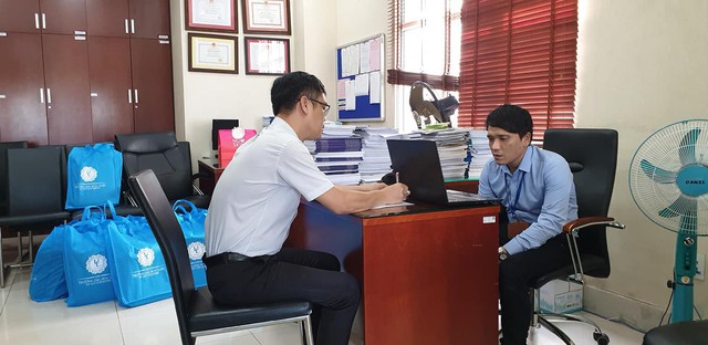 Buổi thi vấn đáp đặc biệt của chàng sinh viên khiếm thị tại trường Luật TP.HCM: Câu chuyện của sống và ước mơ - Ảnh 9. Buổi thi vấn đáp đặc biệt của chàng sinh viên khiếm thị tại trường Luật TP.HCM: Câu chuyện của sống và ước mơ - Ảnh 9.