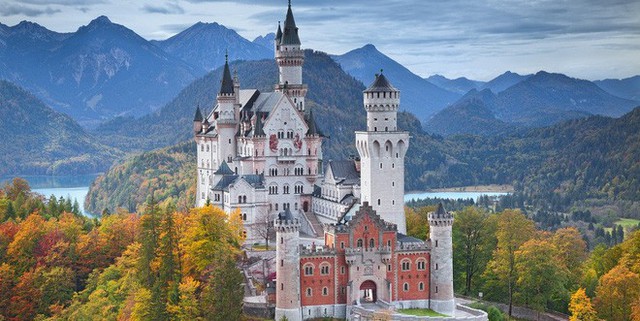 Vua điên xứ Bavaria: Cả đời đắm chìm trong cổ tích ảo mộng, đến cái chết cũng đầy bí ẩn tại tòa lâu đài đẹp nhất châu Âu - Ảnh 11.