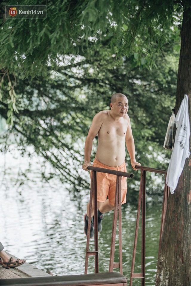 CLB Sắt rỉ Hồ Gươm và câu chuyện tập thể dục như một niềm vui bị nghiện - Ảnh 3. CLB Sắt rỉ Hồ Gươm và câu chuyện tập thể dục như một niềm vui bị nghiện - Ảnh 3.