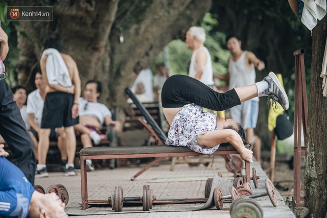 CLB Sắt rỉ Hồ Gươm và câu chuyện tập thể dục như một niềm vui bị nghiện - Ảnh 5. CLB Sắt rỉ Hồ Gươm và câu chuyện tập thể dục như một niềm vui bị nghiện - Ảnh 5.