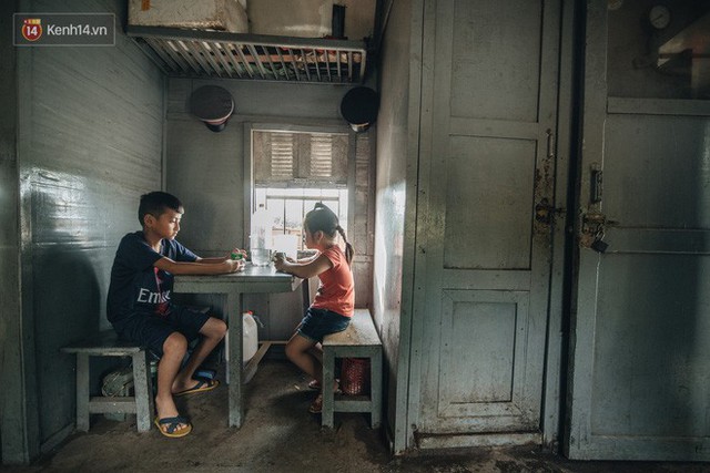 8 giờ trên chuyến tàu kỳ lạ nhất Việt Nam: Rời ga mà không có một hành khách nào - Ảnh 24. 8 giờ trên chuyến tàu kỳ lạ nhất Việt Nam: Rời ga mà không có một hành khách nào - Ảnh 24.