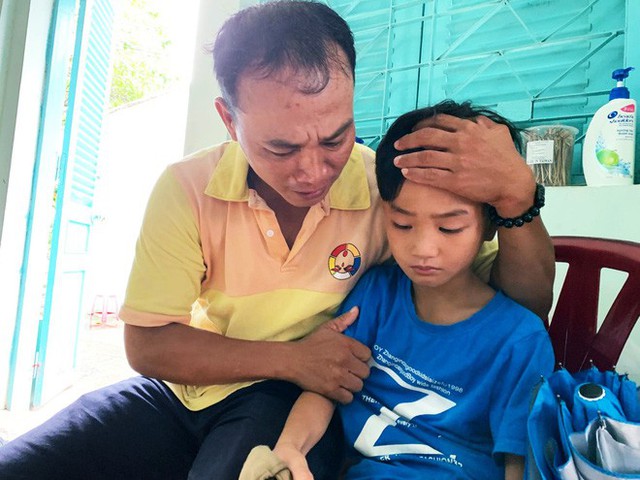 Người cha ở Sài Gòn ôm con khóc trong hạnh phúc sau hơn 4 tháng tìm kiếm mỏi mòn - Ảnh 5.