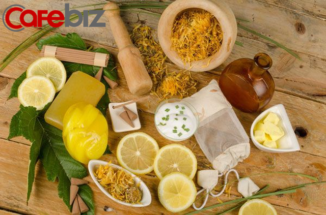 Tốt nghiệp ĐH lớn nhất ở Pháp, về nước làm giảng viên trường Dược, nữ dược sỹ này bỏ việc để khởi nghiệp sản phẩm chăm sóc da tự nhiên từ cây cỏ - Ảnh 2. Tốt nghiệp ĐH lớn nhất ở Pháp, về nước làm giảng viên trường Dược, nữ dược sỹ này bỏ việc để khởi nghiệp sản phẩm chăm sóc da tự nhiên từ cây cỏ - Ảnh 2.