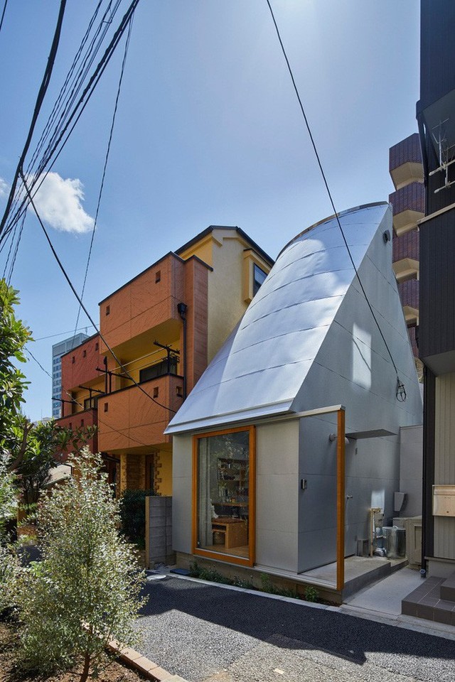  Không hổ danh là thiết kế của Nhật, ngôi nhà 19m² nhỏ xíu này gần như không có một điểm trừ trong thiết kế và bài trí - Ảnh 7.