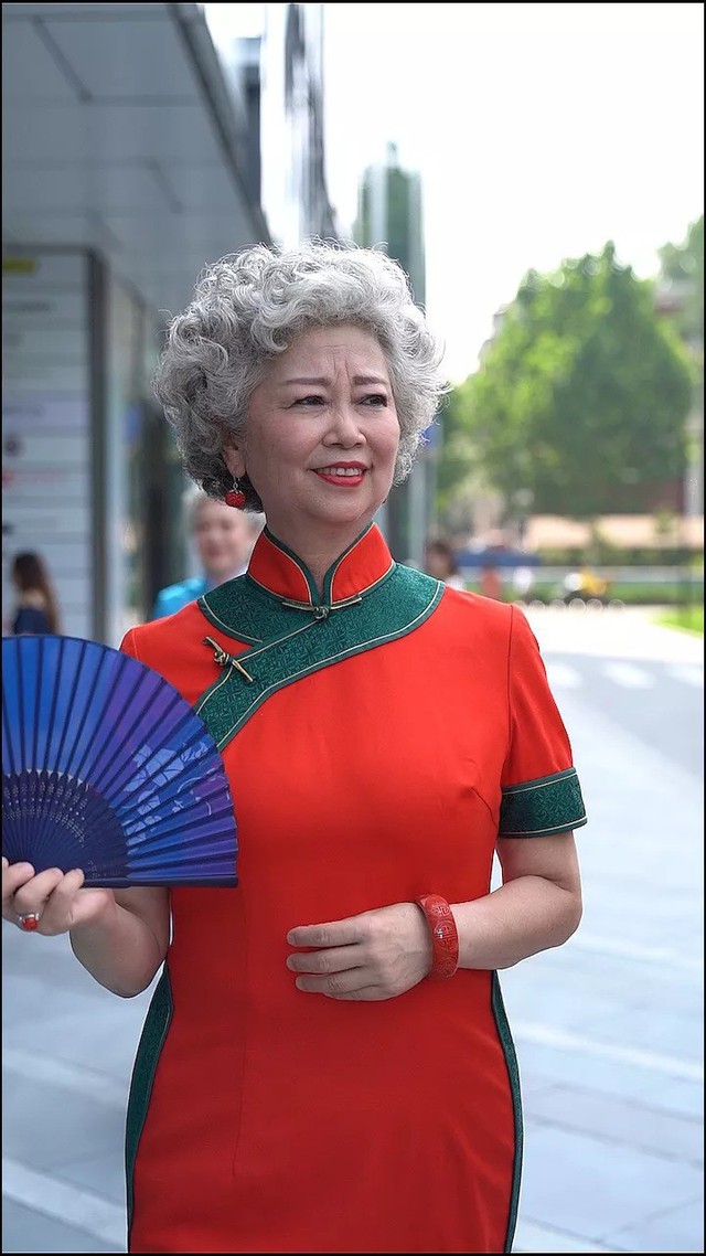 Chất như 4 bà ngoại Trung Quốc: Lúc trẻ làm to, về già theo đuổi nghiệp người mẫu để giữ khí chất sang chảnh - Ảnh 3.