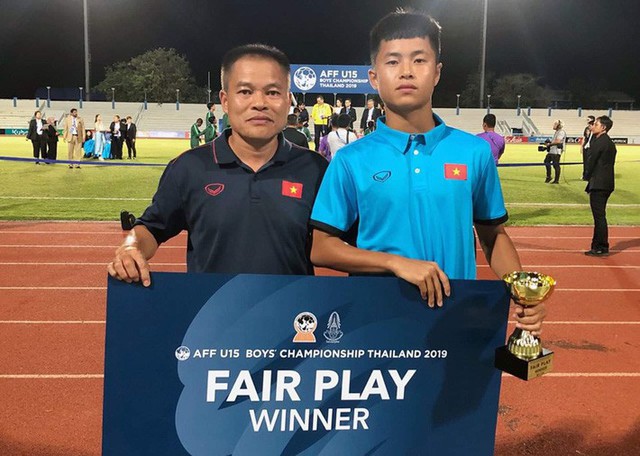  Sốc: Cầu thủ Thái Lan và Malaysia đánh nhau như phim chưởng tại trận chung kết Đông Nam Á - Ảnh 2.
