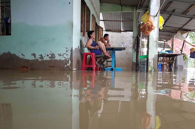 Cuộc sống người dân Phú Quốc bị đảo lộn trong trận lụt lịch sử - Ảnh 8.