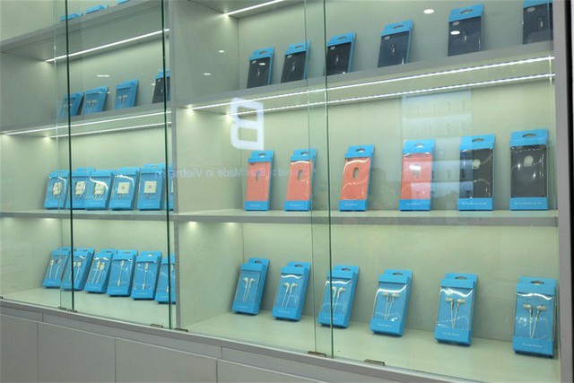  Bên trong tổ hợp dịch vụ khách hàng Bphone Store vừa ra mắt ở Hà Nội - Ảnh 8.