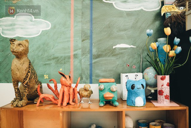 Ở Hà Nội có một ngôi trường không bao giờ thả bóng bay ngày khai giảng, học sinh có hàng loạt dự án biến chai nhựa thành gạch xây trường - Ảnh 9.