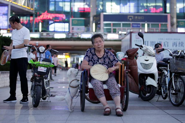 Dịch vụ chăm sóc người già 1 Nhân dân tệ/ngày ở Trung Quốc - Ảnh 2.