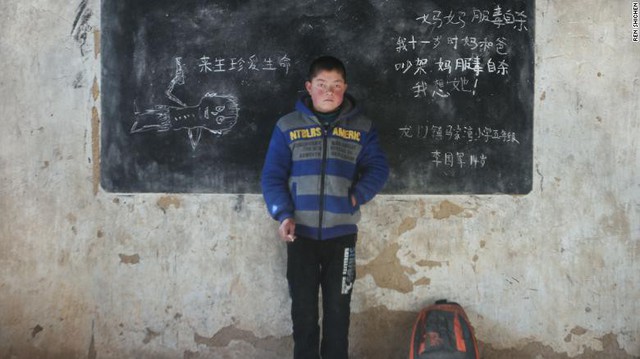 Những đứa trẻ bị bỏ rơi ở Trung Quốc khi bố mẹ ra thành phố mưu sinh: Trầm cảm vì tổn thương, rủ nhau tìm đến cái chết - Ảnh 5.