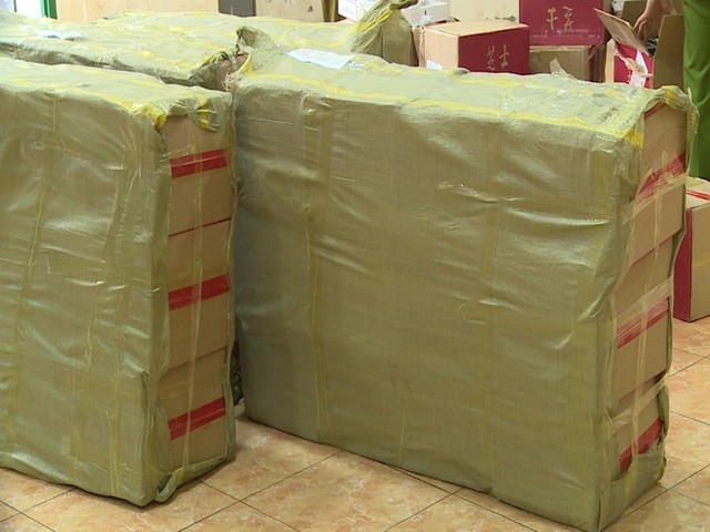 Hà Nội: Thu giữ hàng nghìn chiếc bánh Trung thu do nước ngoài sản xuất không rõ nguồn gốc - Ảnh 9.