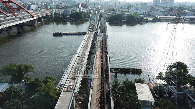 Ngắm từ trên cao cầu đường sắt 117 năm tuổi ở Sài Gòn sắp tháo dỡ - Ảnh 8.