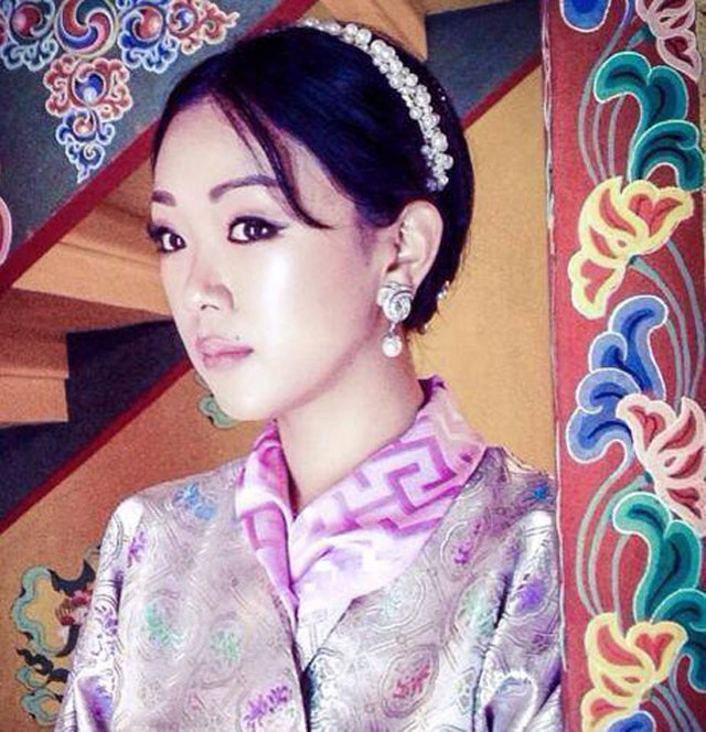 Danh tính Công chúa Bhutan đang khiến cộng đồng mạng phát sốt với khí chất ngút ngàn: Xinh đẹp bậc nhất, học vấn đỉnh cao cùng người chồng hoàn hảo - Ảnh 4.