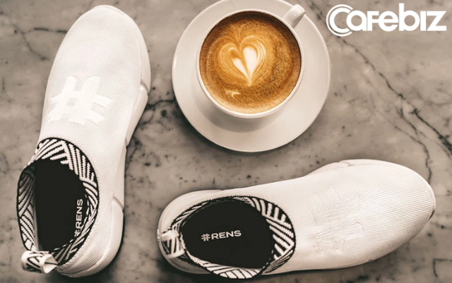 Startup đặc biệt của 2 chàng trai Việt: Sản xuất loại sneaker chống thấm nước từ rác thải đầu tiên trên thế giới, mỗi đôi giày làm từ 21 cốc cà phê và 6 chai nhựa! - Ảnh 2.