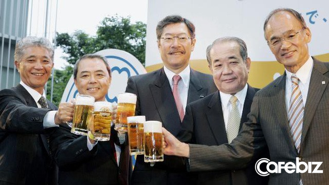 Cuộc đại cách mạng không mặc vest, cắm thùng, tiệc tùng rượu bia trong văn hóa làm việc của người Nhật Bản - Ảnh 3.