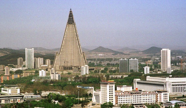 Lạ lùng khách sạn cao nhất Triều Tiên 30 năm hoang lạnh không người - Ảnh 4.