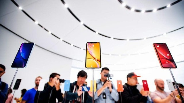 Sự thành công của iPhone khiến Apple khó rời khỏi Trung Quốc - Ảnh 2.