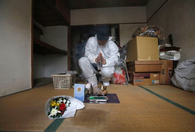 Nỗi sợ bao trùm người già ở Nhật Bản: Những cái chết cô đơn không ai biết, thi thể nằm đó bốc mùi chẳng ai hay - Ảnh 8.