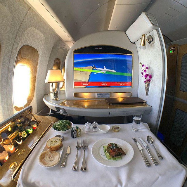 Muốn biết hạng thương gia sang chảnh hơn ghế thường ra sao, cứ nhìn bữa ăn của 19 hãng bay nổi tiếng này sẽ rõ! - Ảnh 10.